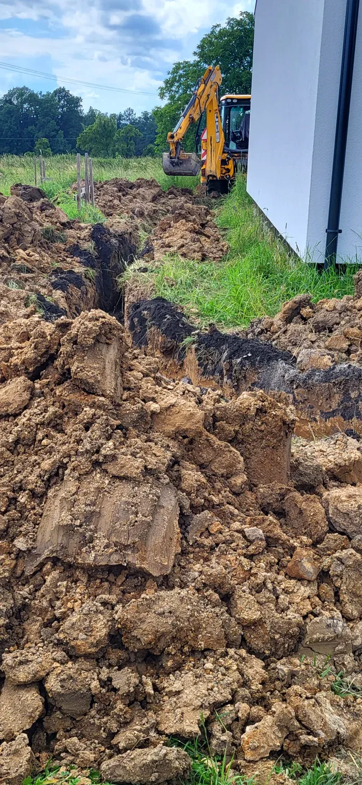 Hrubé terénní úpravy po výkopu